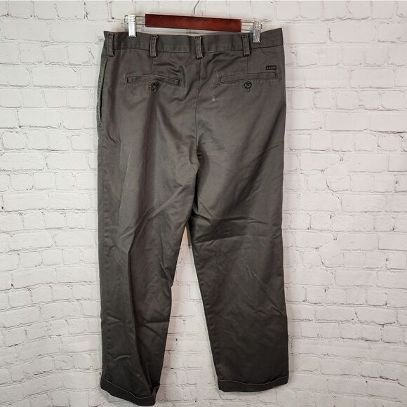 Men's Izod "Classic Fit" dress pants, size 34 X 30 - Picture 2 of 3